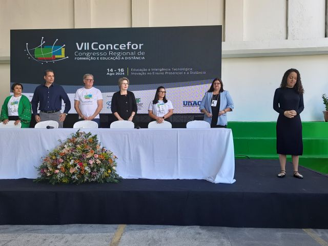 Especialistas defendem formação de professores e uso de IA como suporte pedagógico em congresso no Ifes